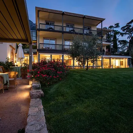 Bellevue San Lorenzo (adults Only) Hotell Malcesine